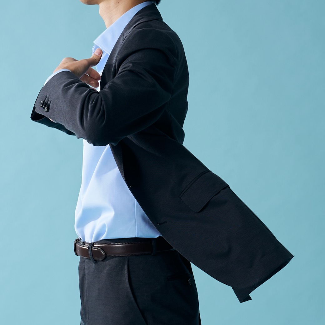 見た目はスーツなのに着心地はジャージー。ビジネスウェアの新定番